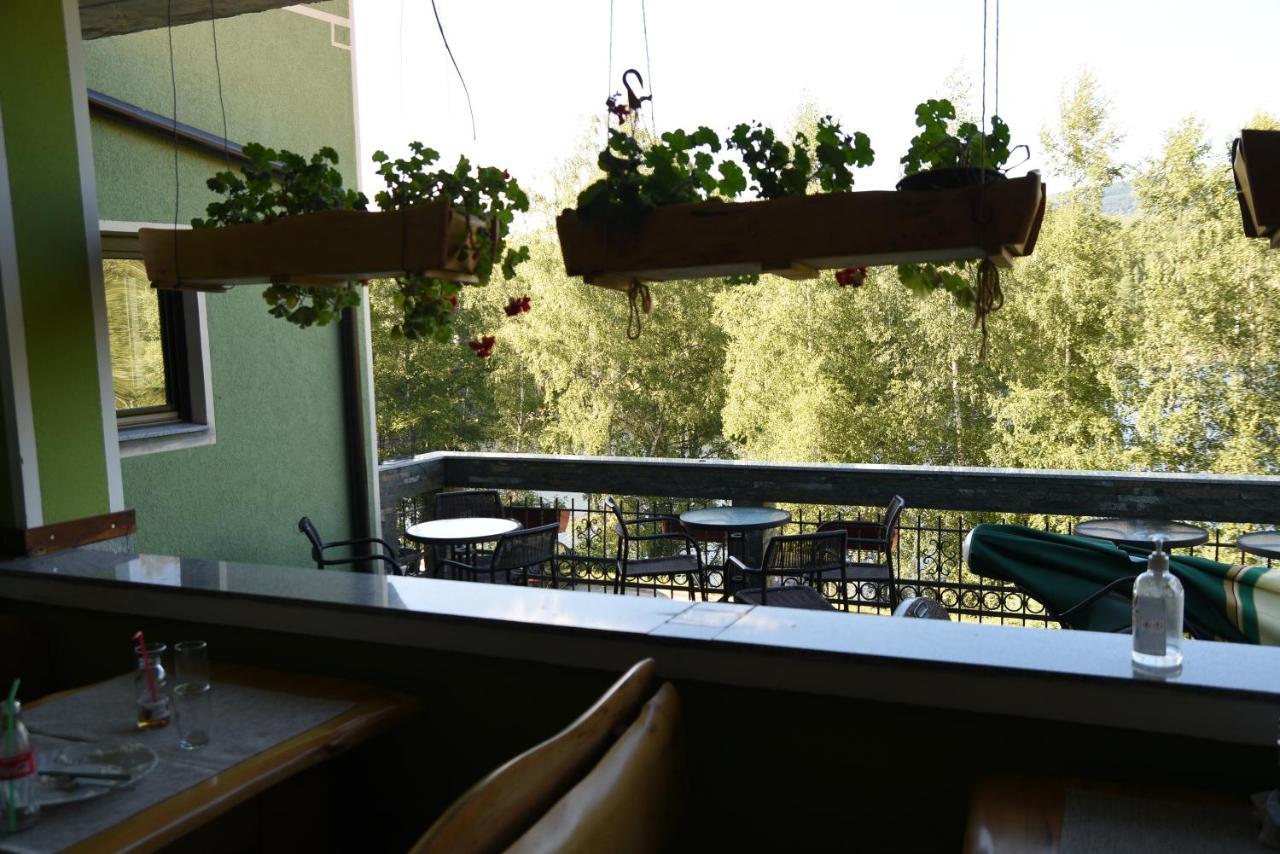 Mm Narcis Bed & Breakfast Власина Рид Екстериор снимка