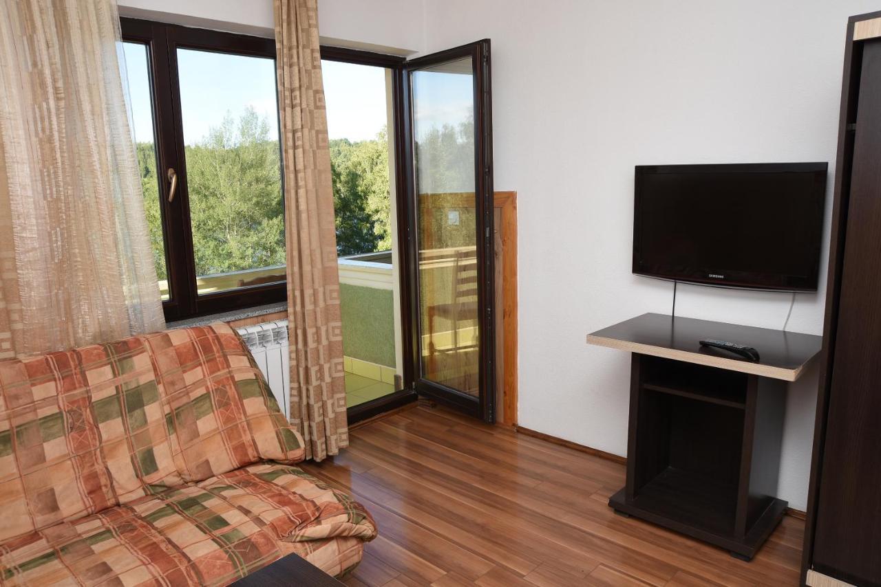 Mm Narcis Bed & Breakfast Власина Рид Екстериор снимка