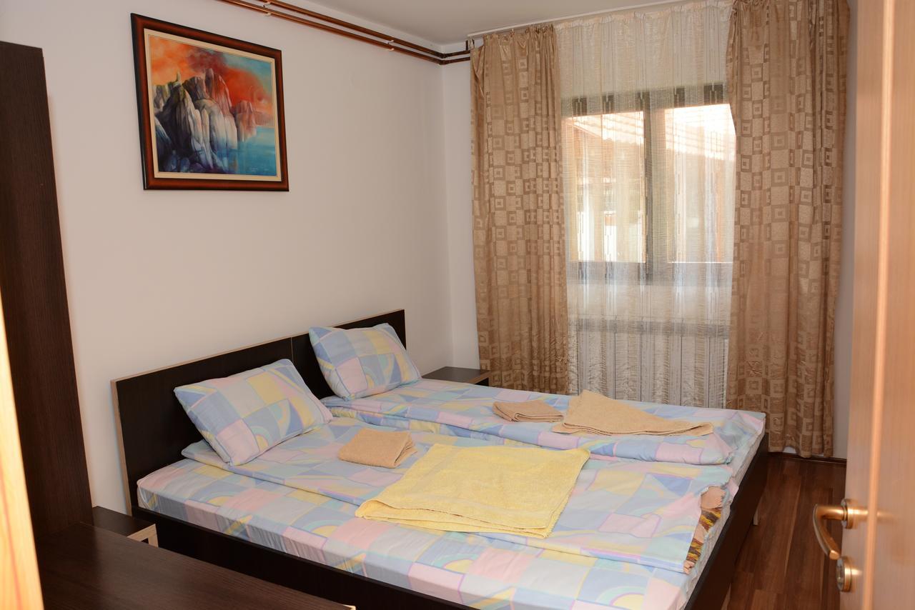 Mm Narcis Bed & Breakfast Власина Рид Екстериор снимка