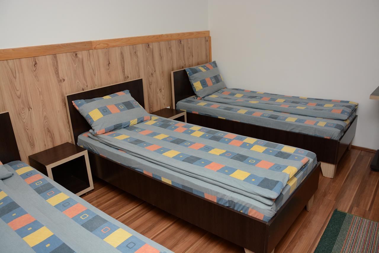Mm Narcis Bed & Breakfast Власина Рид Екстериор снимка