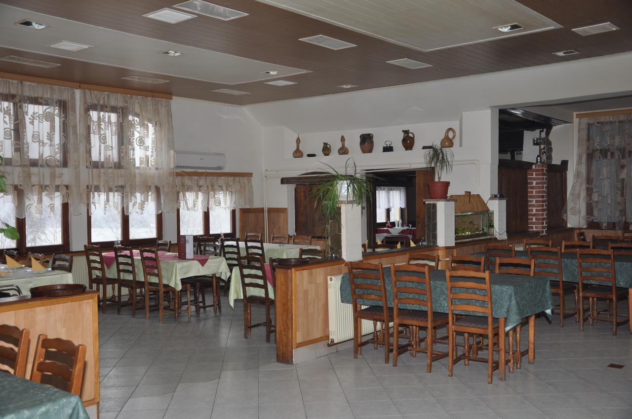 Mm Narcis Bed & Breakfast Власина Рид Екстериор снимка